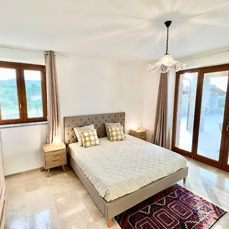 Villa Podere Vista *